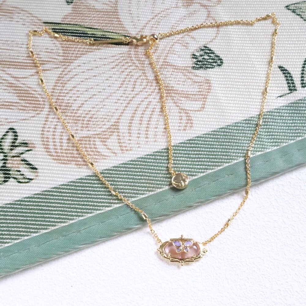 New Kendra Scott Light Pink Abalone Elisa Butterfly Necklace Gold - Picture 2 of 3